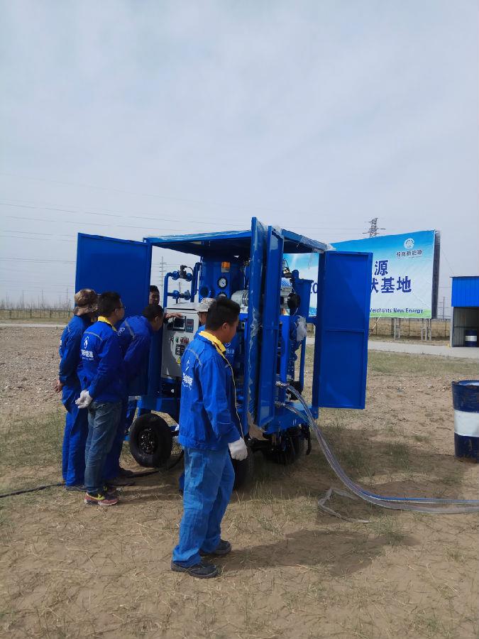 西寧中利騰暉雙級(jí)真空濾油車現(xiàn)場調(diào)試圖片